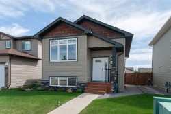 104 Almond Crescent Blackfalds, AB T4M 0J5