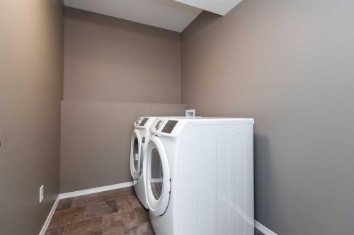 104 Almond Crescent, Blackfalds, AB - Indoor Photo Showing Laundry Room