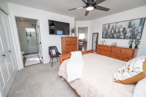 355 Duston Street, Red Deer, AB - Indoor Photo Showing Bedroom