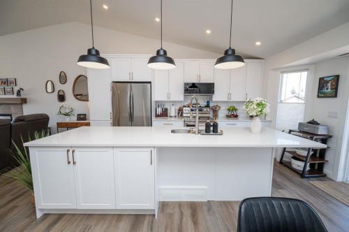 355 Duston Street, Red Deer, AB - Indoor Photo Showing Kitchen With Upgraded Kitchen