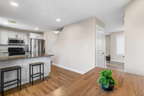 87 Almond Crescent, Blackfalds, AB - Indoor Photo Showing Kitchen