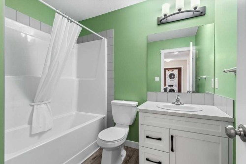 87 Almond Crescent, Blackfalds, AB - Indoor Photo Showing Bathroom