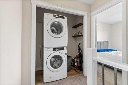 87 Almond Crescent, Blackfalds, AB - Indoor Photo Showing Laundry Room