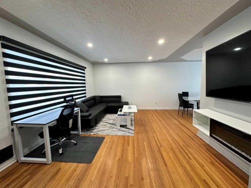560 Northmount Drive Nw, Calgary, AB 
