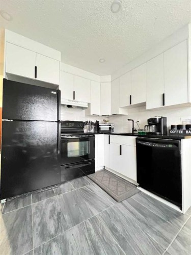 560 Northmount Drive Nw, Calgary, AB 