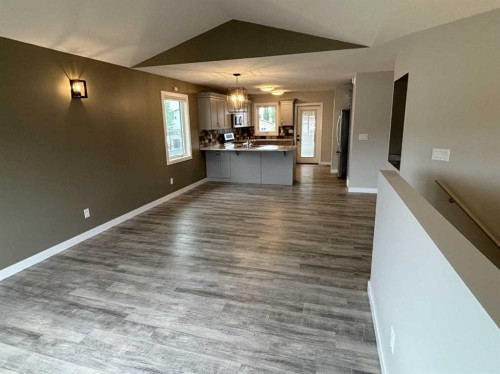 727 Cypress Lane, Springbrook, AB 