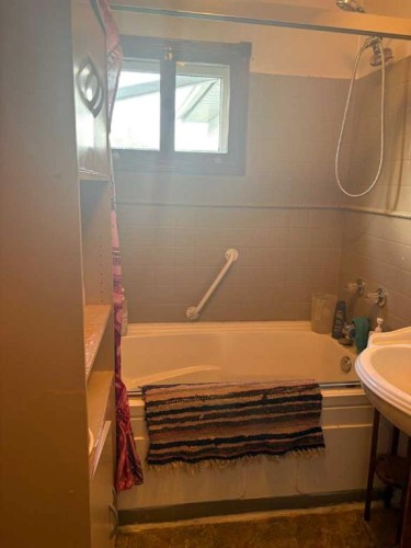 4716 48 Avenue, Rocky Mountain House, AB 