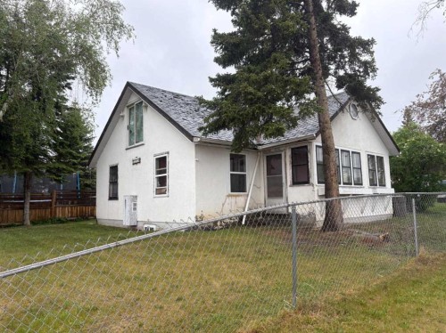 4716 48 Avenue, Rocky Mountain House, AB 