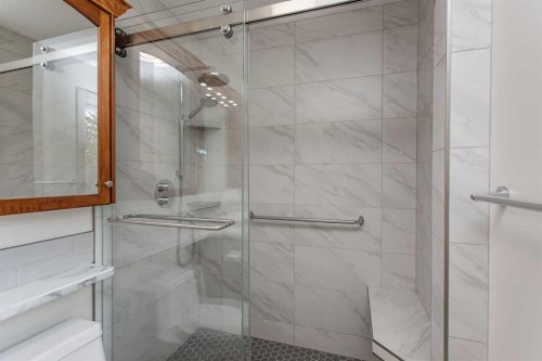 4504 45 Avenue, Lacombe, AB - Indoor Photo Showing Bathroom