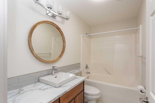 4504 45 Avenue, Lacombe, AB - Indoor Photo Showing Bathroom