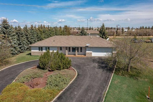 4504 45 Avenue, Lacombe, AB - Outdoor
