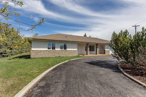 4504 45 Avenue, Lacombe, AB - Outdoor