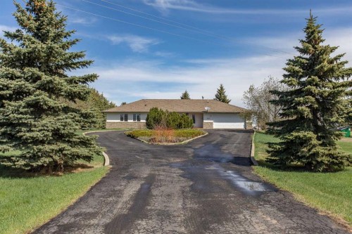 4504 45 Avenue, Lacombe, AB - Outdoor