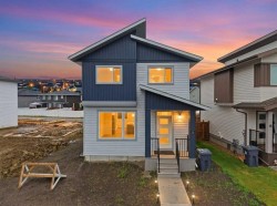 20 Memorial Parkway Rural Red Deer County, AB T4E 3B7