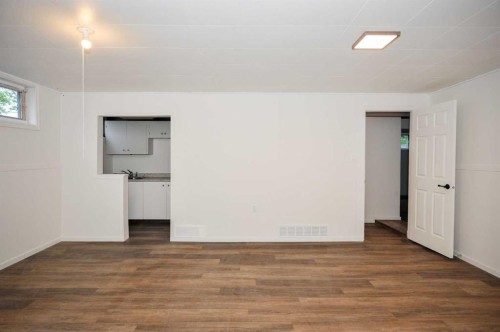 4201 50 Avenue, Camrose, AB - Indoor Photo Showing Other Room