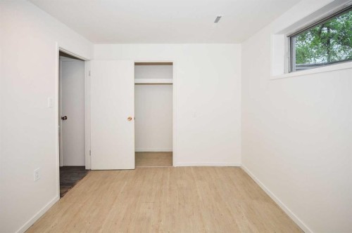 4201 50 Avenue, Camrose, AB - Indoor Photo Showing Other Room