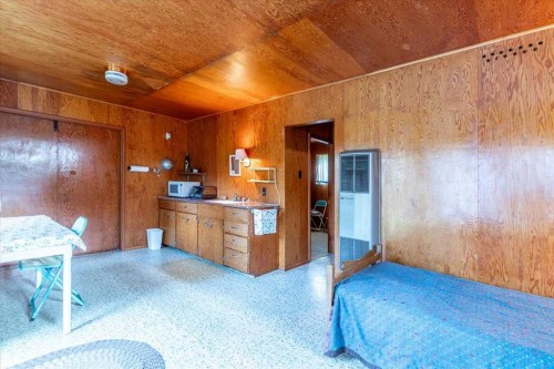 60 Beach Avenue, Itaska Beach, AB - Indoor Photo Showing Other Room