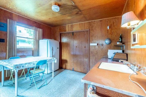 60 Beach Avenue, Itaska Beach, AB - Indoor