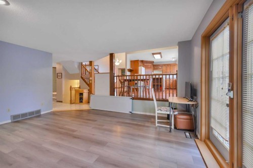 37 Denovan Crescent, Red Deer, AB 
