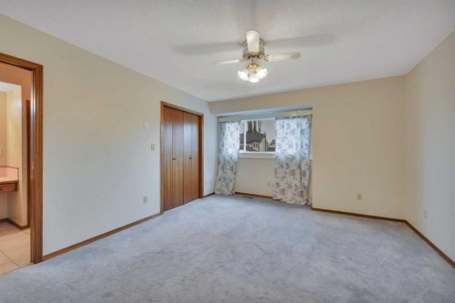 37 Denovan Crescent, Red Deer, AB 