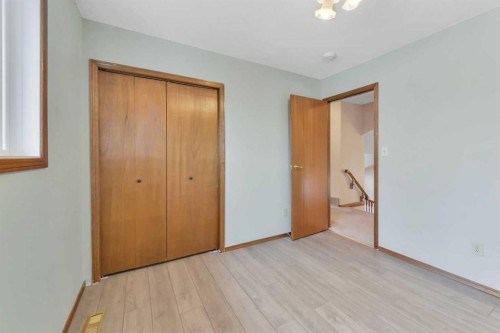 37 Denovan Crescent, Red Deer, AB 