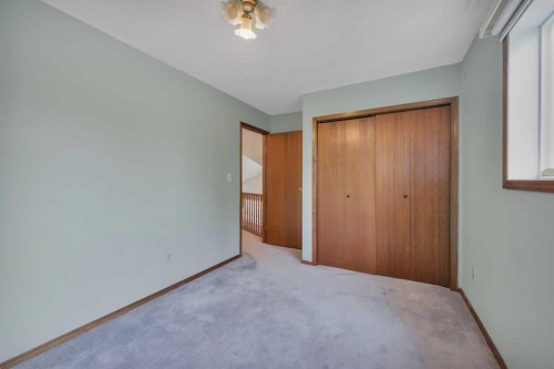 37 Denovan Crescent, Red Deer, AB 