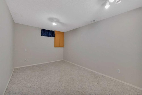 37 Denovan Crescent, Red Deer, AB 