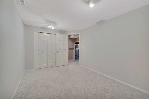 37 Denovan Crescent, Red Deer, AB 