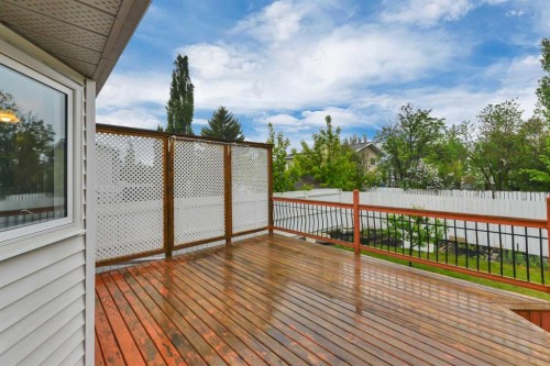 37 Denovan Crescent, Red Deer, AB 