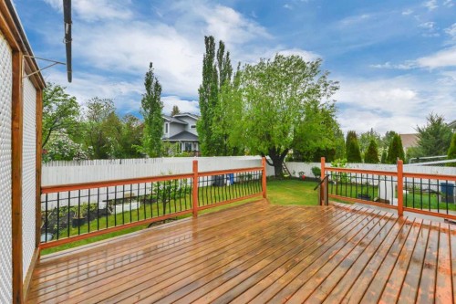 37 Denovan Crescent, Red Deer, AB 