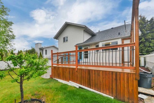 37 Denovan Crescent, Red Deer, AB 