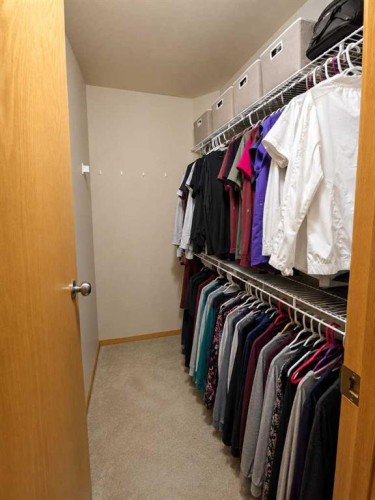 3413 50A, Camrose, AB 
