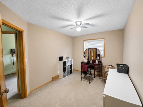 3413 50A, Camrose, AB 