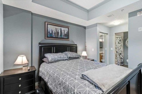 401-5100 Lakeshore Drive, Sylvan Lake, AB - Indoor Photo Showing Bedroom