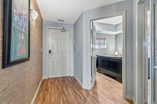 401-5100 Lakeshore Drive, Sylvan Lake, AB - Indoor Photo Showing Other Room