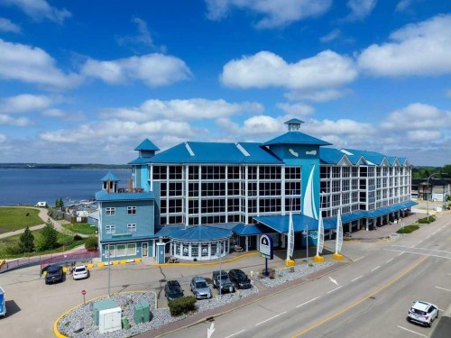 401-5100 Lakeshore Drive, Sylvan Lake, AB - Outdoor With Body Of Water