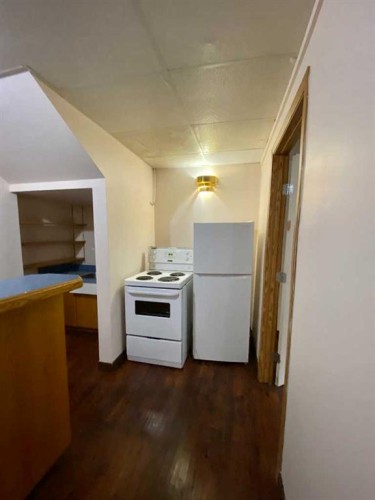6302 Marler Drive, Camrose, AB - Indoor Photo Showing Kitchen