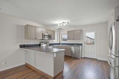 658 Red Oak Close, Springbrook, AB 