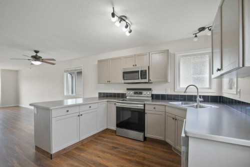 658 Red Oak Close, Springbrook, AB 