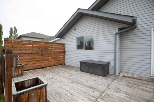 658 Red Oak Close, Springbrook, AB 