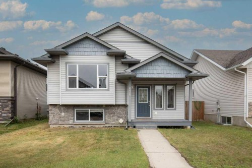 658 Red Oak Close, Springbrook, AB 