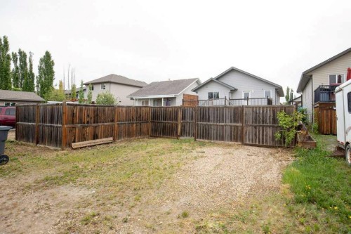 658 Red Oak Close, Springbrook, AB 