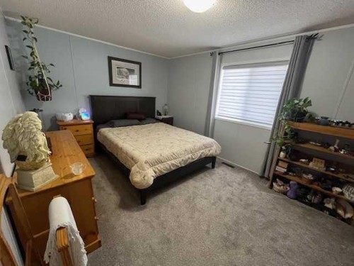 16 Main Street, Edberg, AB - Indoor Photo Showing Bedroom