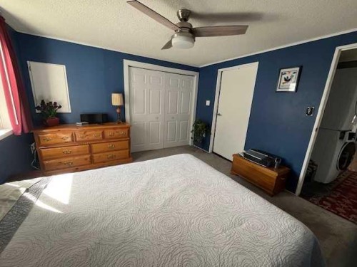 16 Main Street, Edberg, AB - Indoor Photo Showing Bedroom