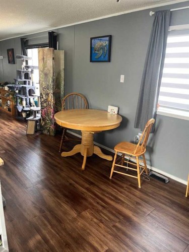 16 Main Street, Edberg, AB - Indoor Photo Showing Dining Room