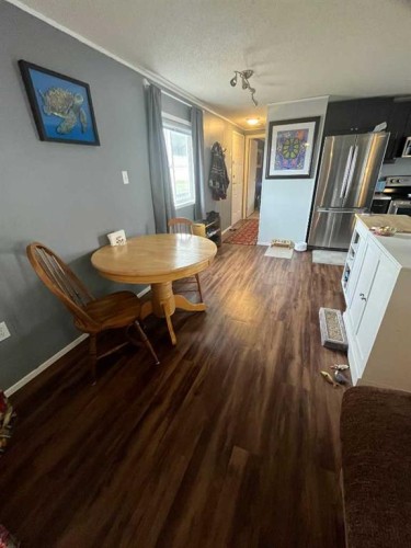 16 Main Street, Edberg, AB - Indoor Photo Showing Dining Room