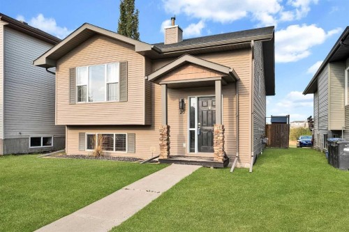 26 Lucky Place  Sylvan Lake, AB T4S 0A9