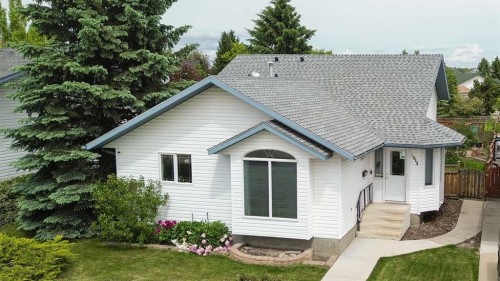 6014 44 Street Crescent  Innisfail, AB T4G 1L2