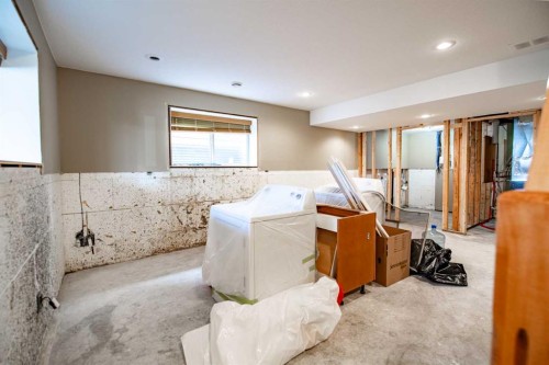 4024-25054 South Pine Lake Road, Rural Red Deer County, AB - Indoor Photo Showing Laundry Room
