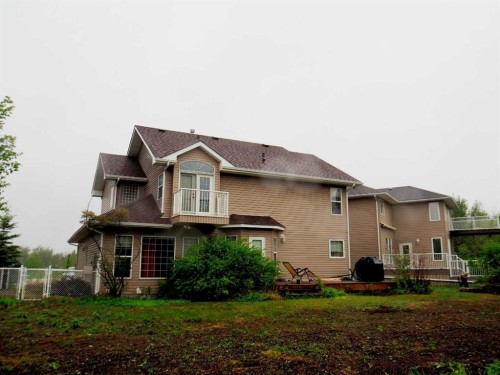 6 Spruce Close, Lacombe, AB - Outdoor